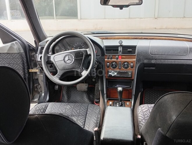 Mercedes C 180 1995, 385,000 km - 1.8 l - Bakı