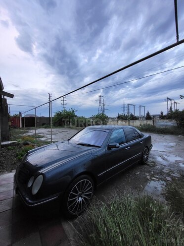 Mercedes E 270 1999, 600,000 km - 2.7 l - Bakı