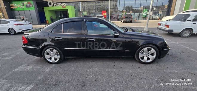 Mercedes E 280 2003, 257,123 km - 2.8 l - Bakı