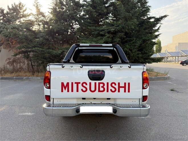 Mitsubishi L200 2014, 195,210 km - 2.5 l - Bakı