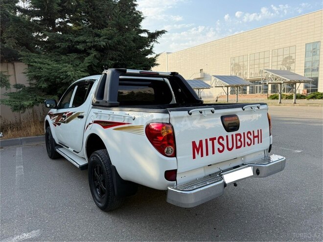 Mitsubishi L200 2014, 195,210 km - 2.5 l - Bakı