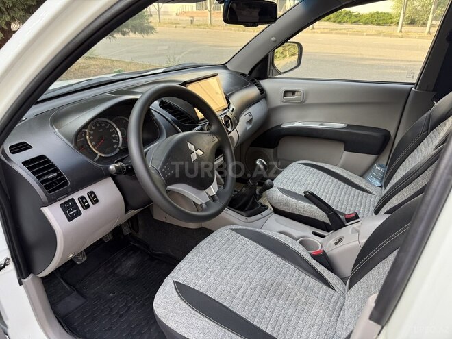 Mitsubishi L200 2014, 195,210 km - 2.5 l - Bakı
