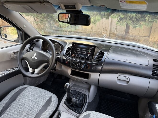 Mitsubishi L200 2014, 195,210 km - 2.5 l - Bakı