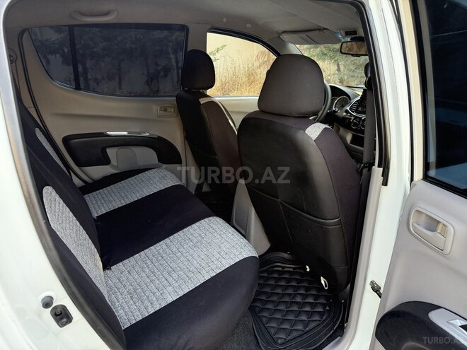 Mitsubishi L200 2014, 195,210 km - 2.5 l - Bakı