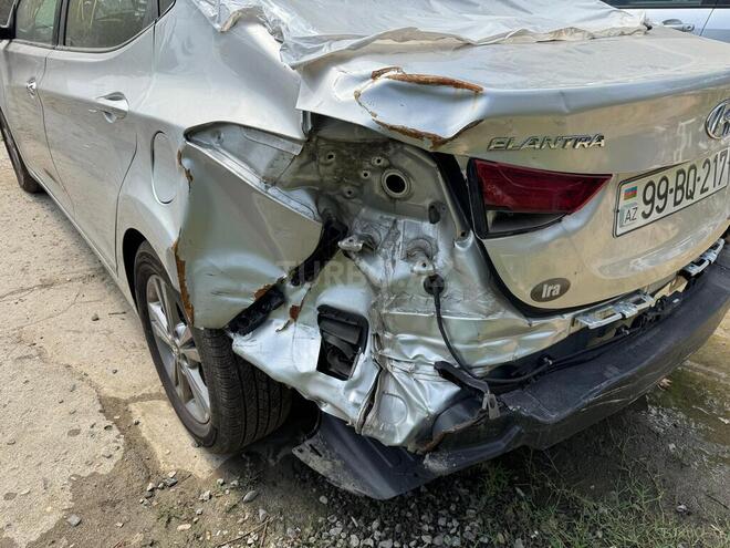 Hyundai Elantra 2015, 158,915 km - 1.8 l - Bakı