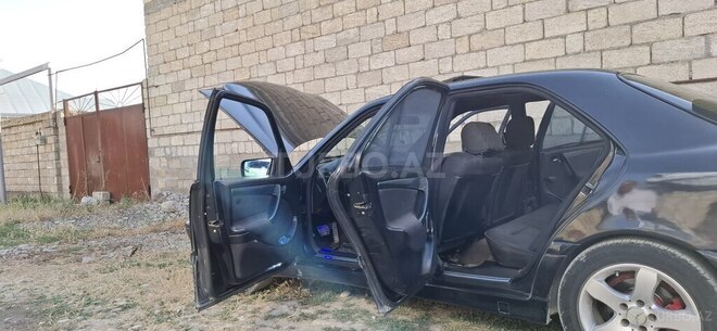 Mercedes C 240 1997, 317,000 km - 2.6 l - Şamaxı
