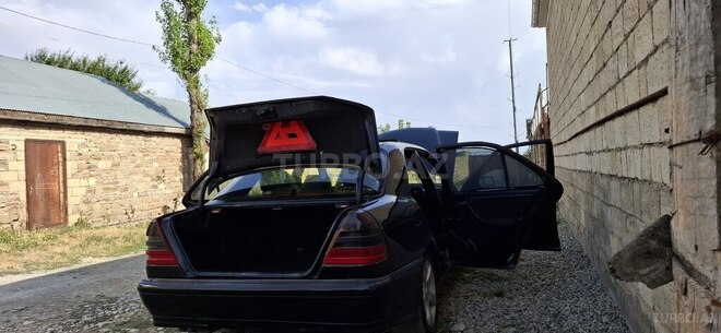 Mercedes C 240 1997, 317,000 km - 2.6 l - Şamaxı