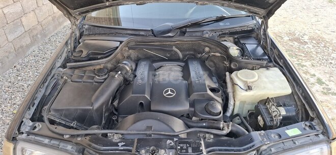 Mercedes C 240 1997, 317,000 km - 2.6 l - Şamaxı