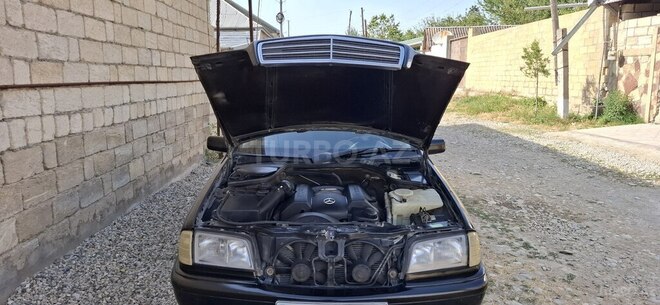Mercedes C 240 1997, 317,000 km - 2.6 l - Şamaxı