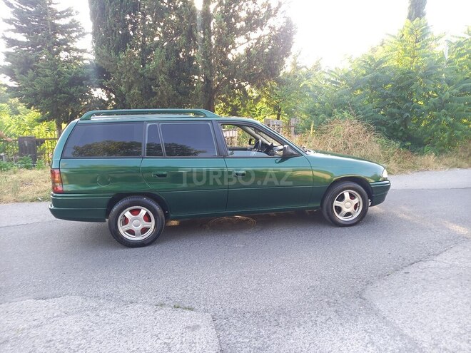 Opel Astra 1996, 280,000 km - 1.6 l - Şəki
