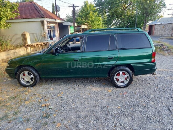 Opel Astra 1996, 280,000 km - 1.6 l - Şəki