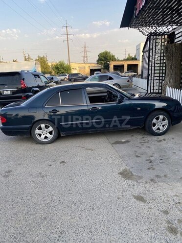 Mercedes E 230 1995, 473,000 km - 2.3 l - Quba