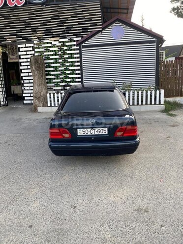 Mercedes E 230 1995, 473,000 km - 2.3 l - Quba