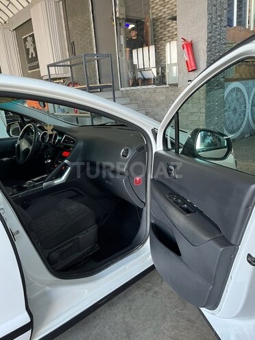 Peugeot 3008 2013, 147,323 km - 1.6 l - Bakı