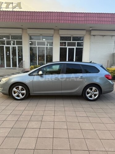 Opel Astra 2011, 380,000 km - 1.3 l - Şəmkir