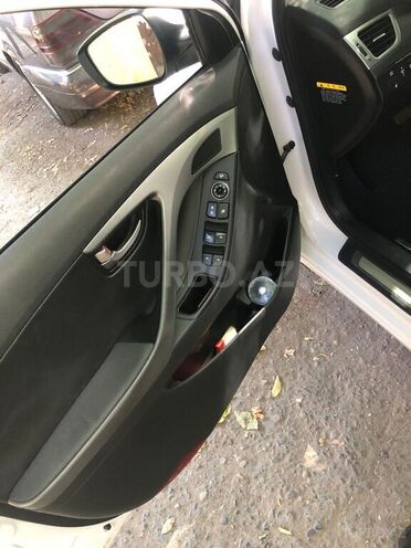 Hyundai Avante 2014, 260,000 km - 1.6 л - Bakı