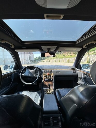 Mercedes E 320 2000, 292,000 km - 3.2 l - Tovuz