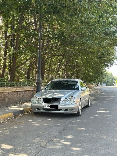 Mercedes E 320 2000, 292,000 km - 3.2 l - Tovuz