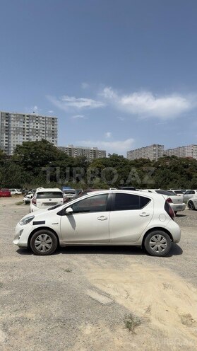 Toyota Aqua 2017, 220,000 km - 1.5 l - Bakı