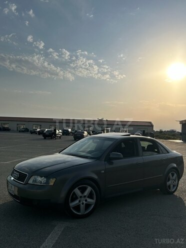 Audi A4 2003, 396,000 km - 1.8 л - Bakı