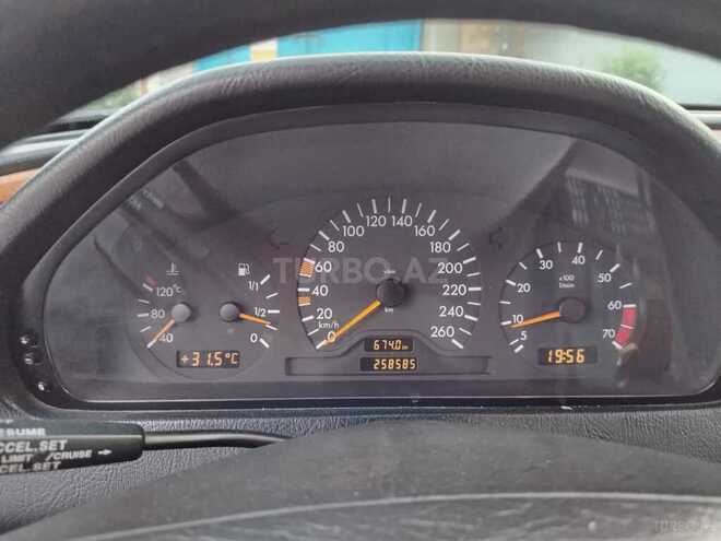 Mercedes C 240 1998, 258,585 km - 2.4 l - Qəbələ