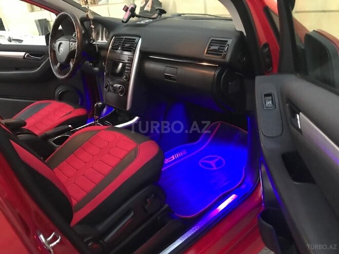 Mercedes B 180 2012, 143,000 km - 1.6 l - Sumqayıt