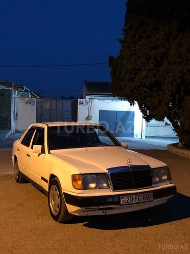 Mercedes E 220 d 1993, 368,000 km - 2.0 л - Bakı