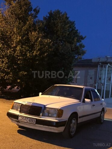 Mercedes E 220 d 1993, 368,000 km - 2.0 л - Bakı