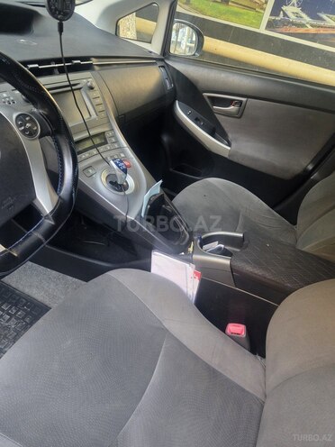 Toyota Prius-15