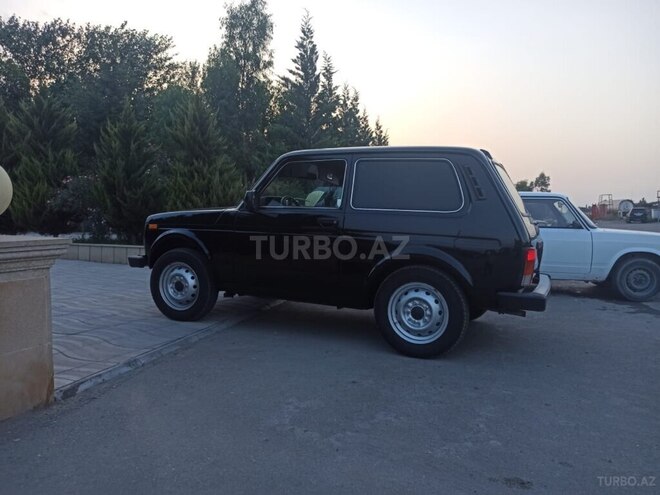 LADA (VAZ) Niva 2015, 20,000 km - 1.8 l - Şirvan