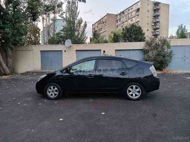 Toyota Prius-12