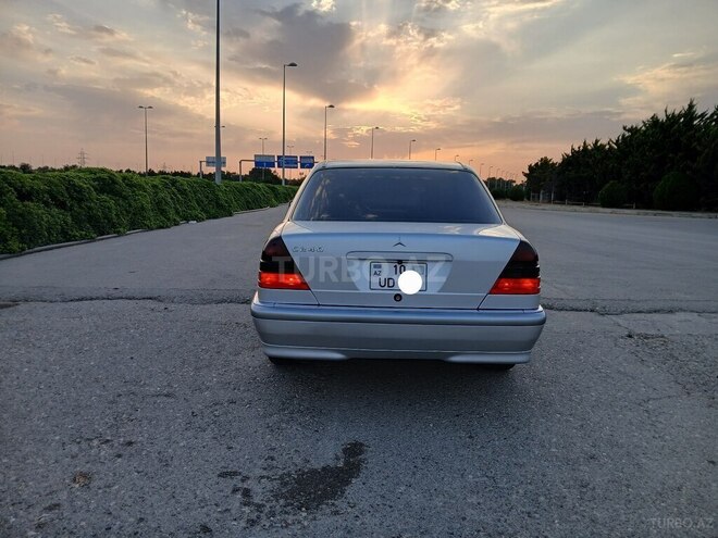 Mercedes C 240 1998, 240,000 km - 2.4 l - Bakı