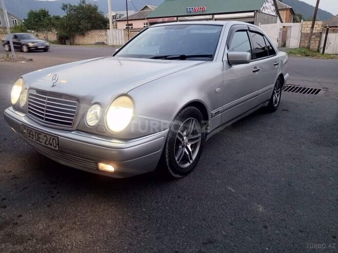 Mercedes E 240 1998, 329,466 km - 2.4 l - Zaqatala
