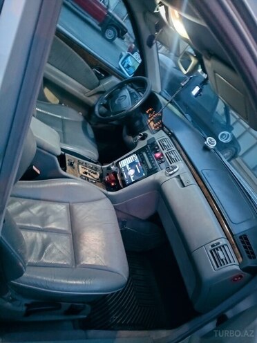 Mercedes E 240 1998, 329,466 km - 2.4 l - Zaqatala