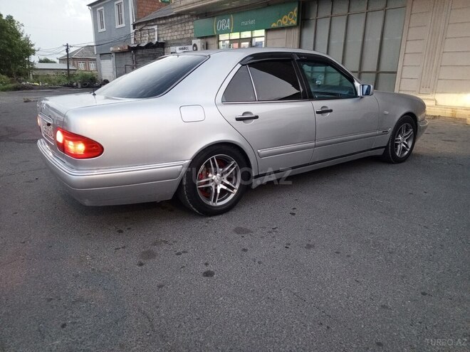 Mercedes E 240 1998, 329,466 km - 2.4 l - Zaqatala