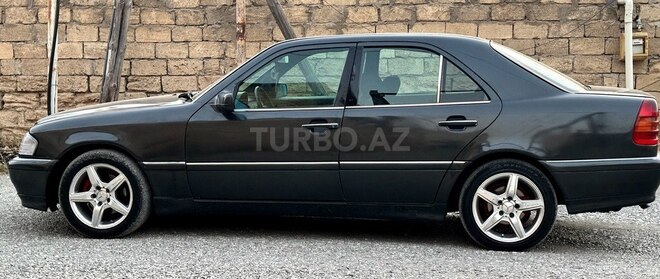 Mercedes C 250 1996, 263,079 km - 2.5 l - Bakı