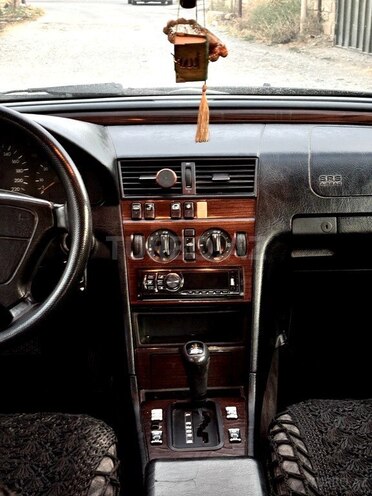 Mercedes C 250 1996, 263,079 km - 2.5 l - Bakı