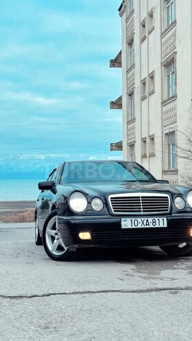 Mercedes E 240 1999, 398,000 km - 2.4 l - Xudat