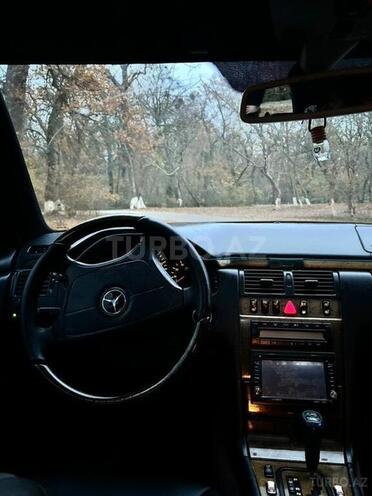 Mercedes E 240 1999, 398,000 km - 2.4 l - Xudat