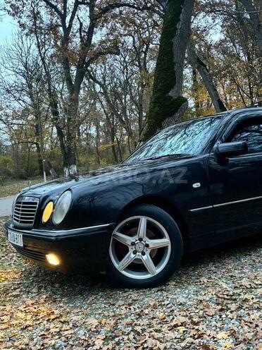 Mercedes E 240 1999, 398,000 km - 2.4 l - Xudat