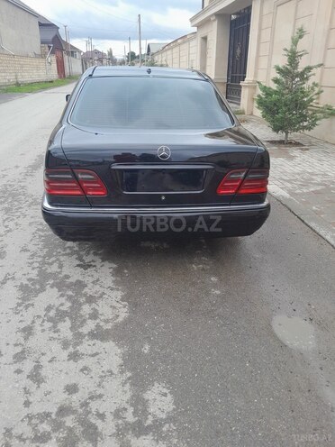 Mercedes E 240 1999, 398,000 km - 2.4 l - Xudat