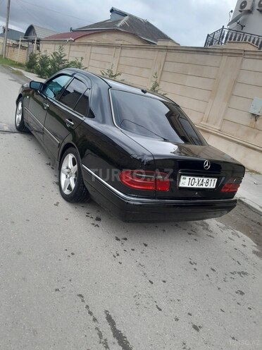 Mercedes E 240 1999, 398,000 km - 2.4 l - Xudat