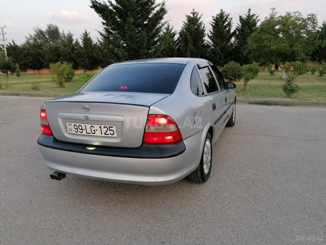 Opel Vectra 1999, 366,000 km - 1.8 l - Xaçmaz
