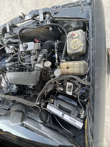 Mercedes E 250 1993, 523,900 km - 2.5 l - Qusar