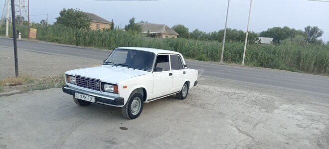 LADA (VAZ) 2107 2004, 288,963 km - 1.6 l - Salyan