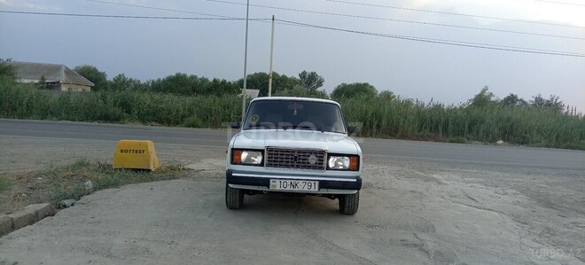 LADA (VAZ) 2107 2004, 288,963 km - 1.6 l - Salyan