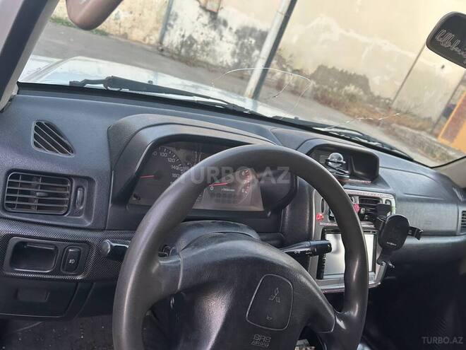 Mitsubishi Pajero io 2004, 400,000 km - 2.0 л - Bakı