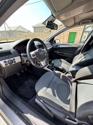 Opel Astra 2007, 246,000 km - 1.4 л - Bakı