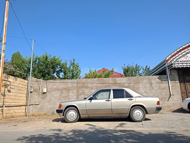 Mercedes 190 1990, 460,952 km - 2.0 l - Qobustan