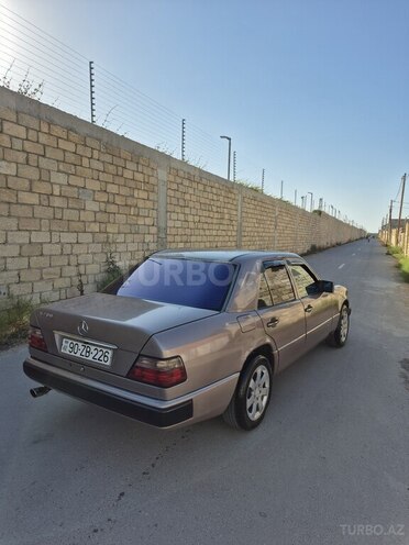 Mercedes E 200 1994, 370,000 km - 2.0 l - Bakı